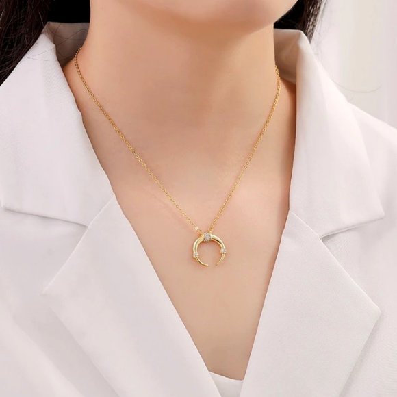 NEW Crescent Moon Necklace Gold over Silver - Picture 3 of 6